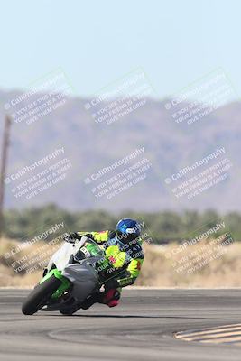 media/Oct-30-2025-Racers Edge (Thu) [[dabbdaf680]]/3-B Group/Session 4 Turn 16/